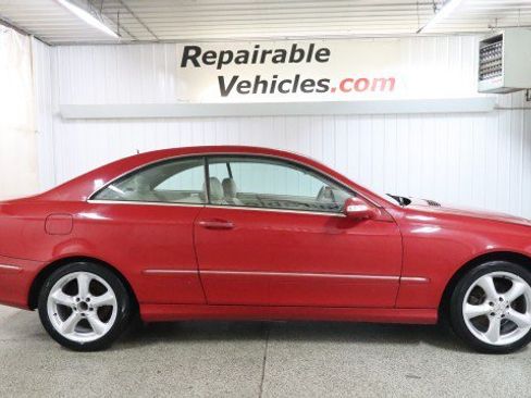 Used 2005 Mercedes-Benz CLK 320 Coupe image 4