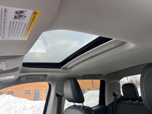 Certified 2025 Ford Maverick Lobo image 18