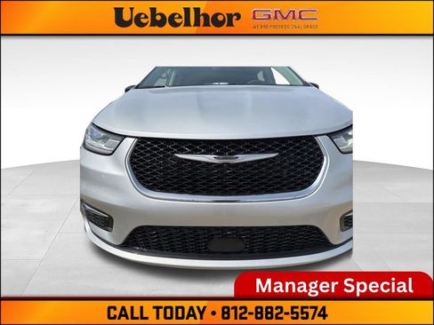 Used 2024 Chrysler Pacifica Limited FWD image 14
