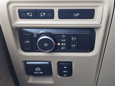 Used 2022 Ford F150 Lariat w/ Max Trailer Tow Package image 20