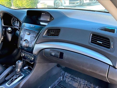 Used 2016 Acura ILX FWD image 25