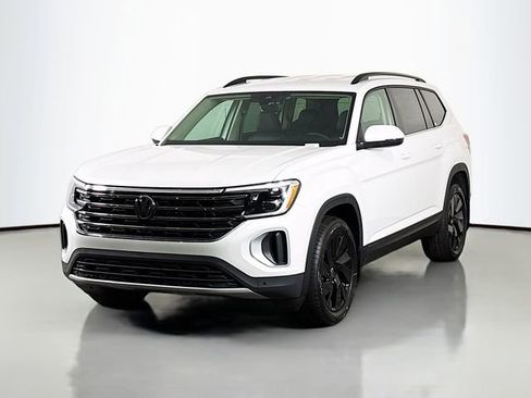 New 2026 Volkswagen Atlas SE image 3