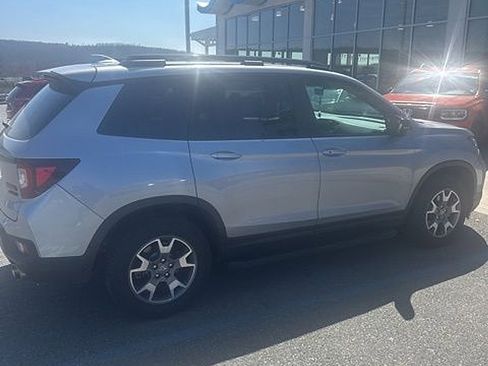 Used 2023 Honda Passport TrailSport image 6