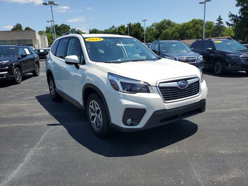 Used 2021 Subaru Forester Premium AWD/4WD image 4