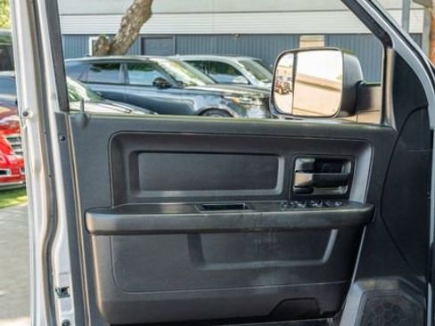 Used 2017 RAM 3500 Tradesman w/ Chrome Appearance Group AWD/4WD image 17