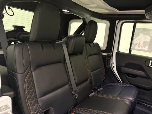 Used 2021 Jeep Wrangler Unlimited Sahara AWD/4WD image 33