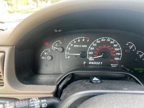 Used 2002 Ford Explorer XLT image 9