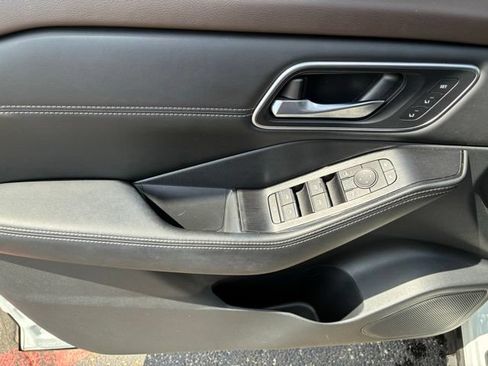 Certified 2023 Nissan Rogue Platinum w/ Platinum Premium Package FWD image 14