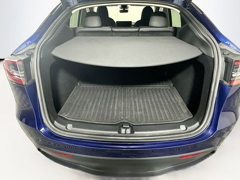 Used 2024 Tesla Model Y Long Range image 28