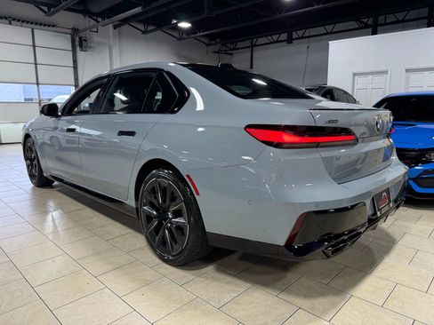 Used 2023 BMW 760i xDrive w/ Luxury Rear Seating Package image 6