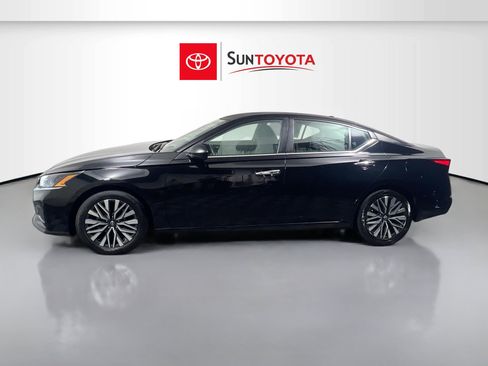 Used 2024 Nissan Altima 2.5 SV image 7