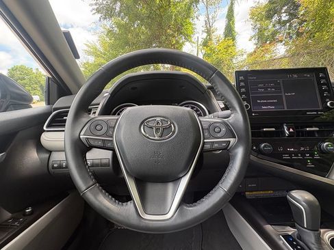 Used 2021 Toyota Camry XLE FWD image 21