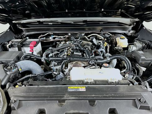 Used 2025 Toyota Tacoma SR5 image 31