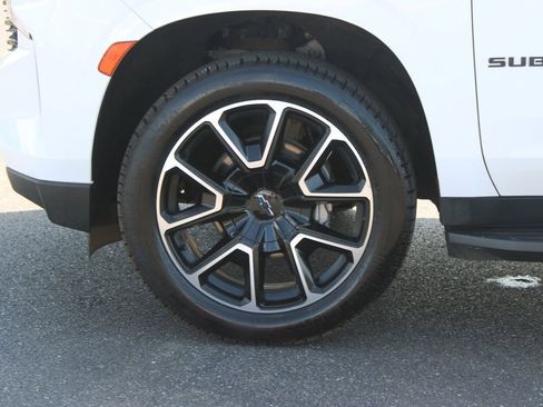 Used 2021 Chevrolet Suburban RST RWD image 18