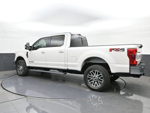 Used 2017 Ford F250 Lariat w/ Lariat Value Package AWD/4WD image 5