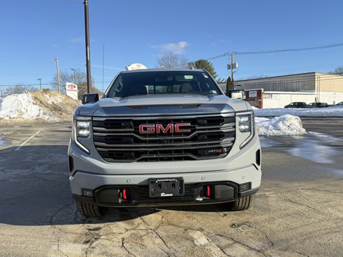 Used 2024 GMC Sierra 1500 AT4 w/ AT4 Premium Package image 13