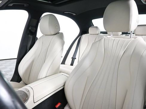 Used 2022 Mercedes-Benz E 350 Sedan image 5