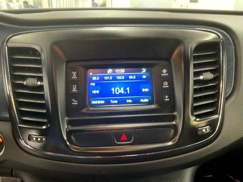 Used 2016 Chrysler 200 S image 17