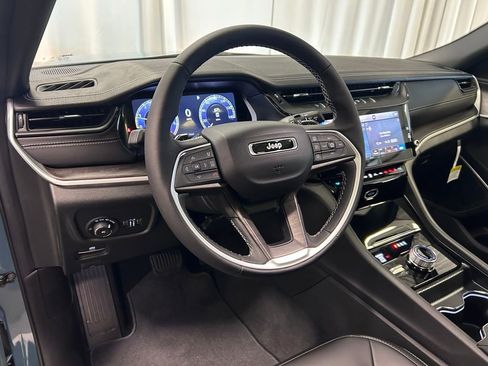 New 2026 Jeep Grand Cherokee L Limited AWD/4WD image 2
