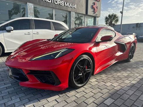 Used 2021 Chevrolet Corvette Stingray Coupe w/ 1LT RWD image 3