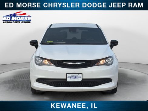 New 2026 Chrysler Voyager LX image 8