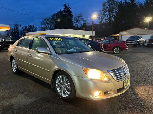 Used 2010 Toyota Avalon XLS image 10