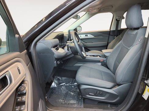 Used 2025 Ford Explorer Active image 24