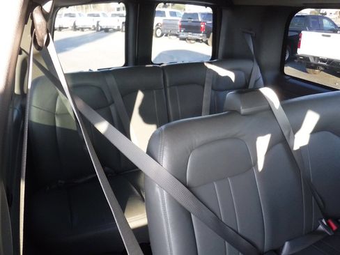 Used 2020 Chevrolet Express 3500 LS image 6