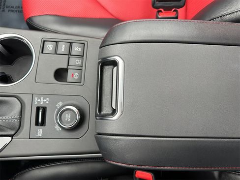 Used 2023 Toyota Highlander XSE image 22