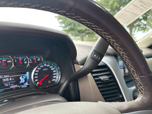 Used 2020 GMC Yukon XL SLT w/ Premium Edition RWD image 27