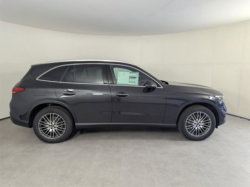 New 2026 Mercedes-Benz GLC 300 image 3