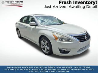 Used 2015 Nissan Altima 2.5 SL w/ Moonroof Package FWD video 1