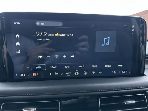 Certified 2025 Lincoln Aviator Reserve w/ Equipment Group 201A image 12