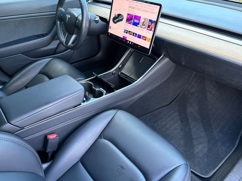 Used 2018 Tesla Model 3 Long Range image 19