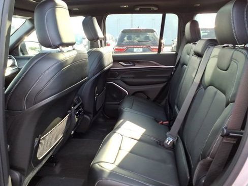 New 2026 Jeep Grand Cherokee Limited AWD/4WD image 16