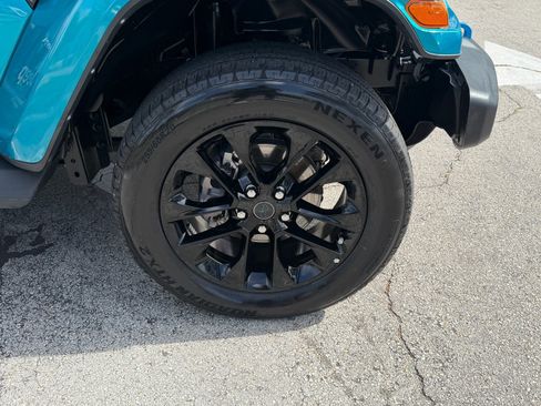 Used 2024 Jeep Wrangler Unlimited Sahara AWD/4WD image 20