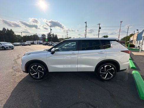Used 2024 Mitsubishi Outlander SE AWD/4WD image 4