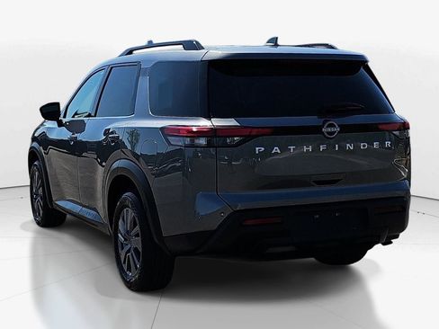 Used 2025 Nissan Pathfinder SV FWD image 8