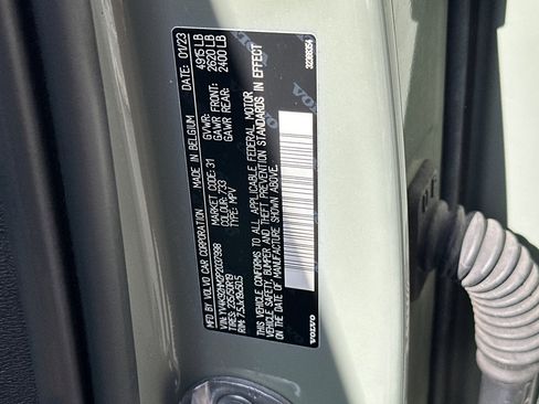 Used 2023 Volvo XC40 B4 Ultimate FWD image 36