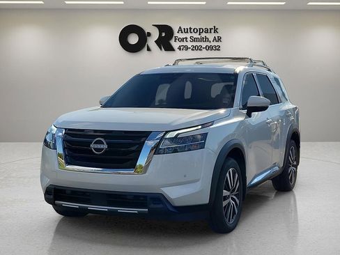 Used 2024 Nissan Pathfinder Platinum w/ Cargo Package FWD image 2