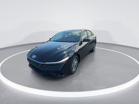 New 2026 Hyundai Elantra SE FWD image 4