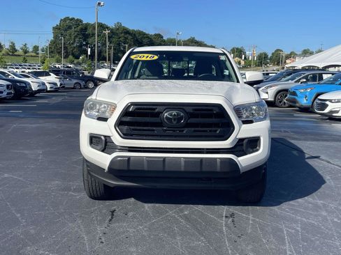 Used 2018 Toyota Tacoma SR w/ SR Convenience Package AWD/4WD image 2