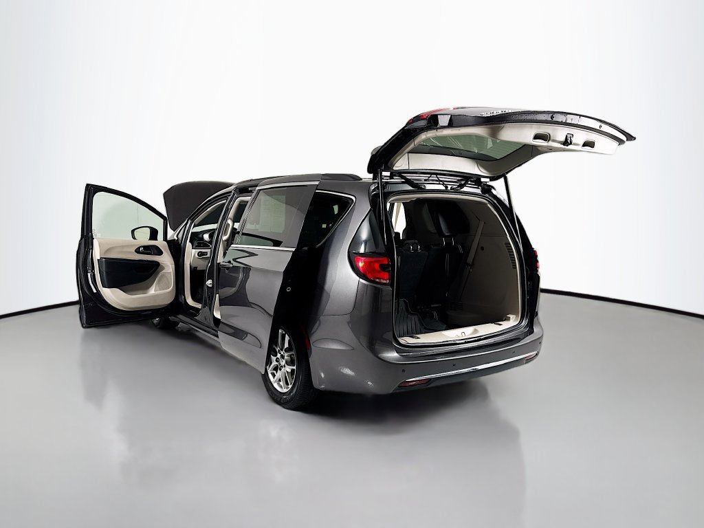 Used 2022 Chrysler Pacifica Touring-L FWD image 22