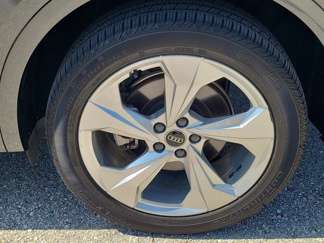 Certified 2023 Audi Q5 2.0T Prestige AWD/4WD image 9