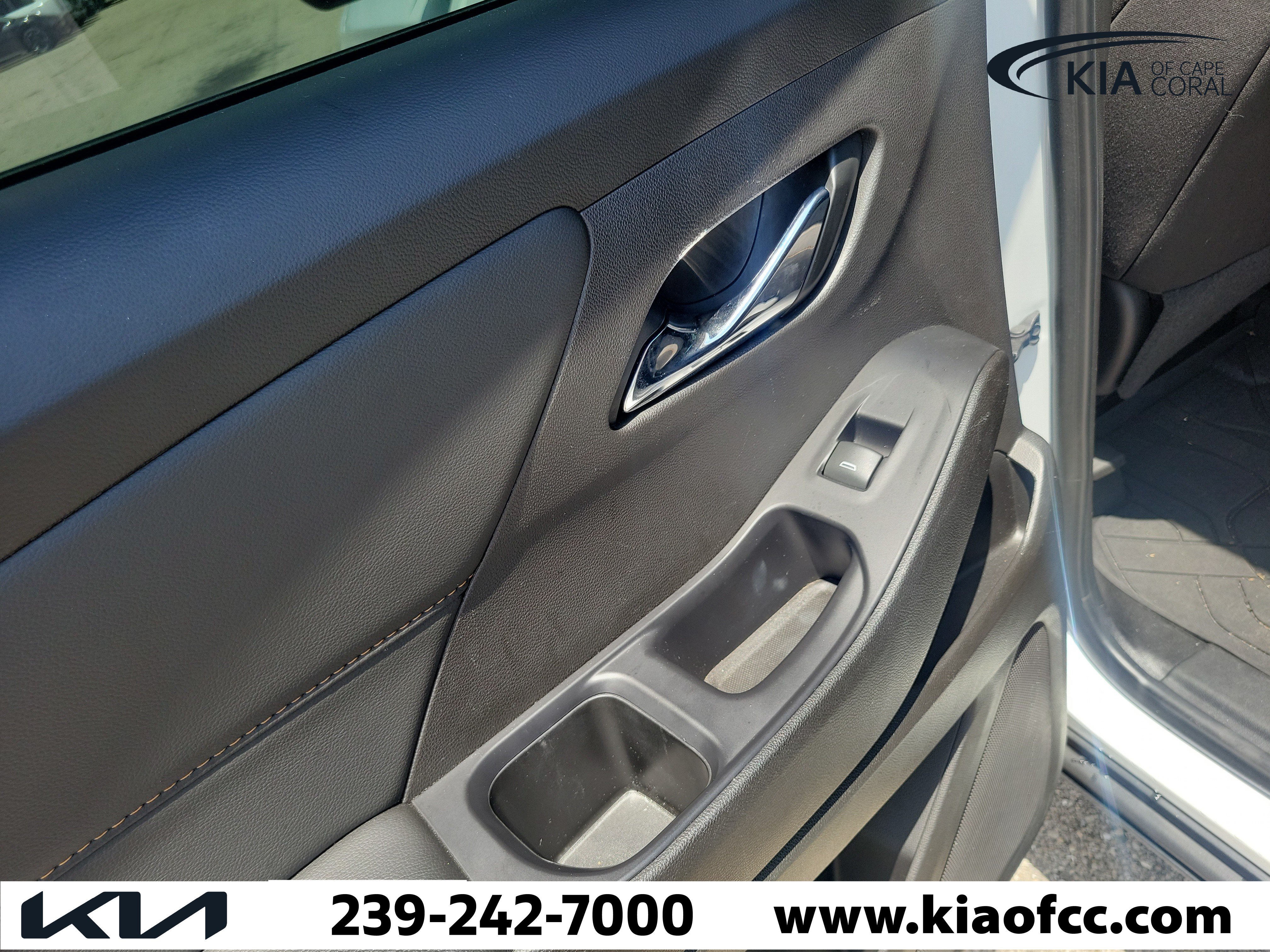 Used 2021 Chevrolet Traverse LT FWD image 12