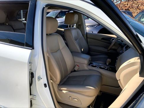 Used 2015 Nissan Pathfinder Platinum w/ Family Entertainment Package image 7