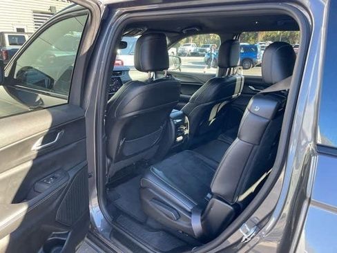 Used 2024 Jeep Grand Cherokee L Laredo image 11