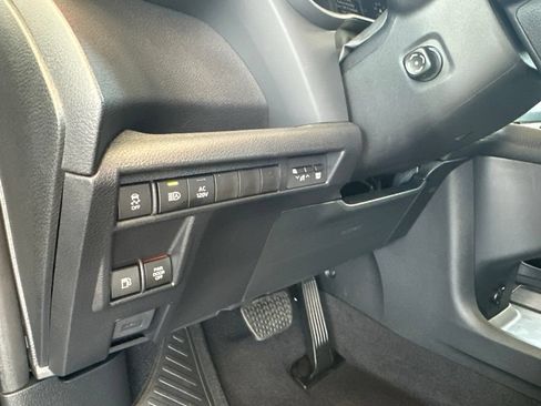 Used 2026 Toyota Sienna Limited FWD image 29