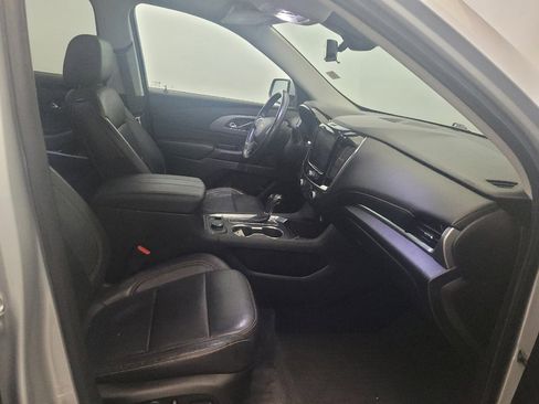 Used 2019 Chevrolet Traverse LT w/ LT Premium Package AWD/4WD image 21