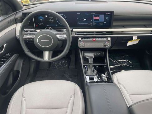 Used 2025 Hyundai Santa Cruz Limited AWD/4WD image 12